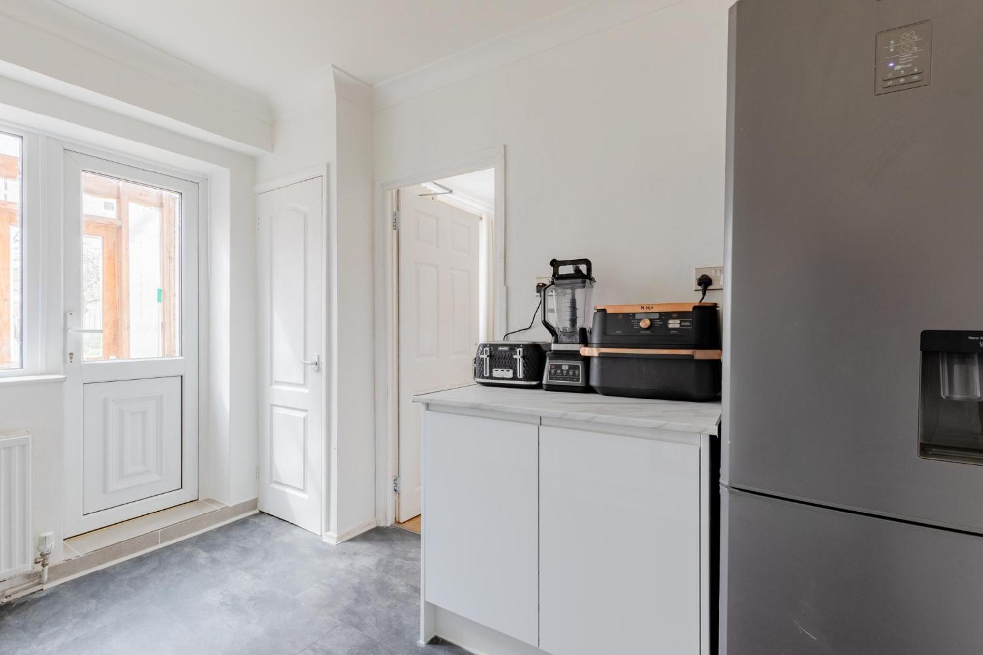 Spacious 4bd With Large Garden East London
